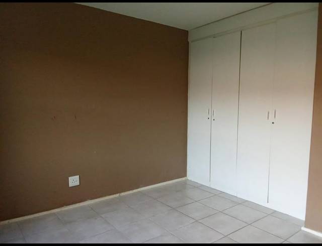 2 BEDROOM TOWNHOUSE FOR SALE IN VORNA VALLEY